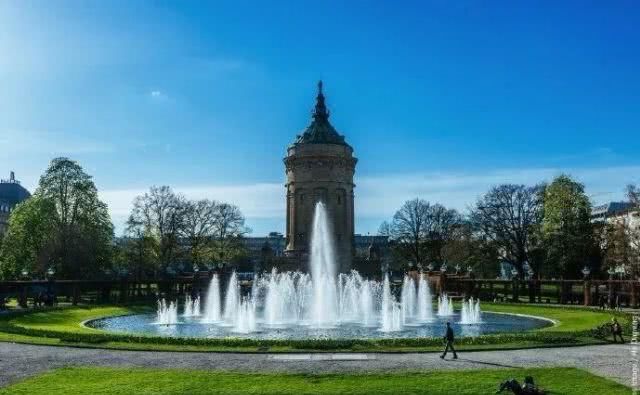  『中世纪』60几岁的古城堡之途为什么能一直维持“青春年少”？