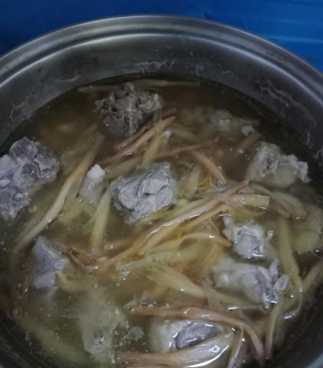  [必不可少]它是天然“黄体酮”，隔三差五吃，皮肤紧致，素颜都很美