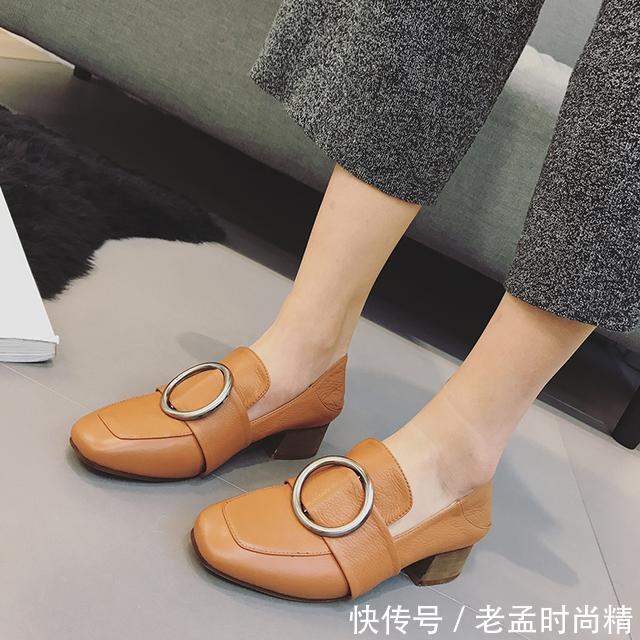  『春天』春天穿超好搭配的粗跟鞋，逛一整天不累脚是什么概念？