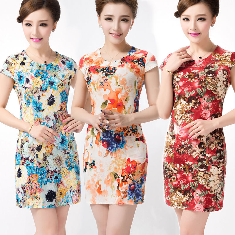 身材丰满的女人，建议穿这种收腰连衣裙，比旗袍洋气，女人味满满