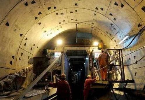  「地下」地铁在地下建造，为何没看见泥土被运出来？看完涨知识