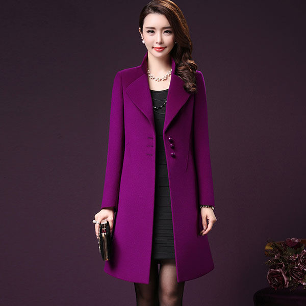 别再皮衣了，今年流行呢大衣+弹力靴，保暖显瘦，女人味满分