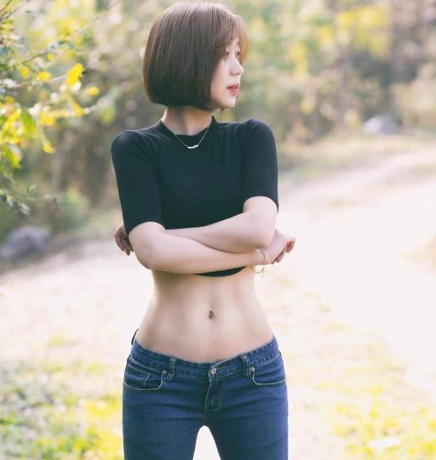 为什么女生穿牛仔裤连腰带都没有？腰功好不好一看就知道