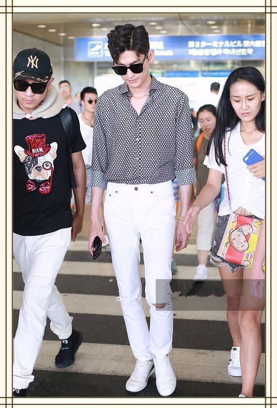 黄子韬是183，张翰也是183，二人同穿修身裤，差距也太尴尬了吧！