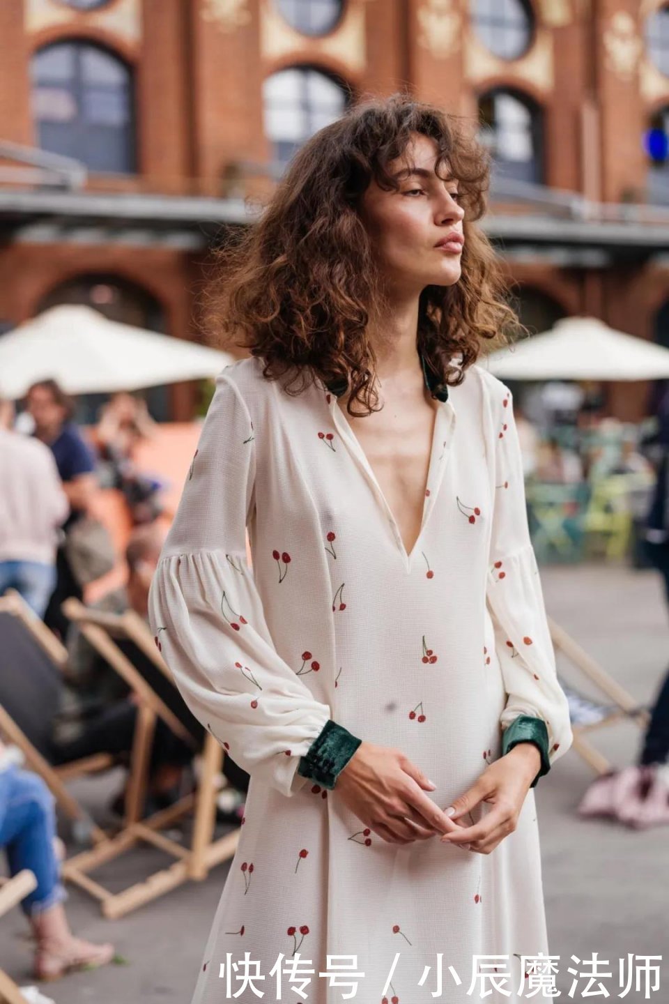 『复古方领』高级又时髦,照着穿回头率200%!