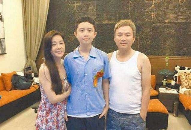 吴宗宪儿子因不当言论被警方传唤，吴宗宪痛心宣布儿子退出娱乐圈