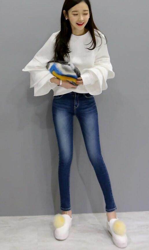 路人街拍，越是漂亮的小姐姐，就越会保持自己的好身材