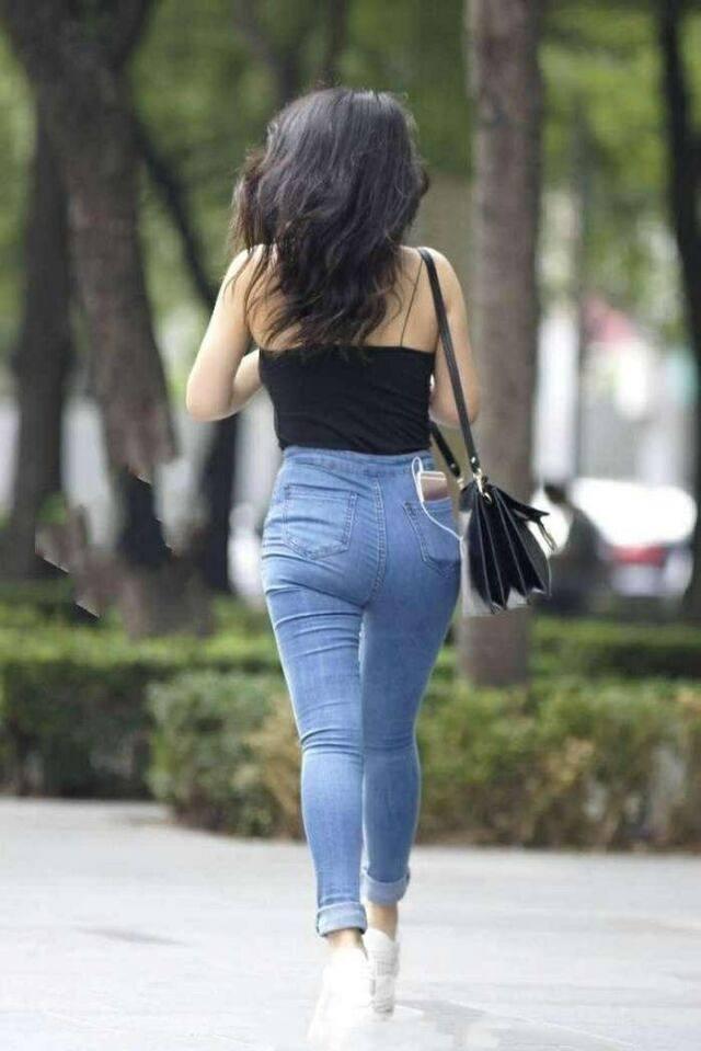 紧身牛仔裤时尚又修身, 穿出你的好身材, 闪闪惹人爱!