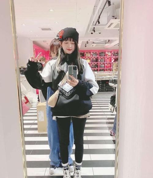  「帽子的搭配」帽子的五种搭配术，每一款都是服装搭配的点睛之笔，这样戴准没错