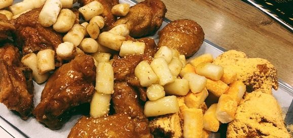  『看起来』这些菜看起来美味，可能不干净，摊贩自己很少吃，妈妈们进来看看