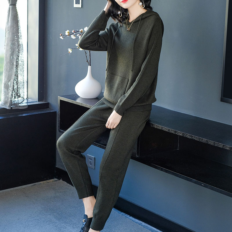 微胖有小肚子的我，出门从不穿裙!只穿显瘦欧货套装，时髦到炸