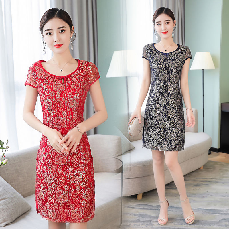 哇塞!47岁老婆打扮真迷人!蕾丝旗袍+高跟，连背影也美到窒息