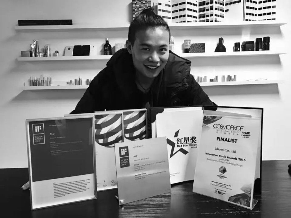 当法国香水倒入琉璃首饰中，不可思议的事发生了……