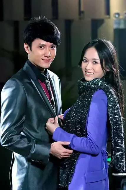 赵丽颖终于忍不住9字回应怀孕传闻！网友：虽未怀孕但恋情……