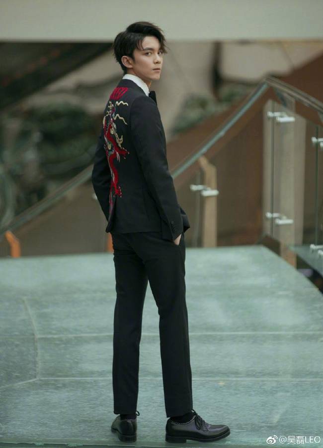 新学期开始吴磊代表新生发言 演讲稿语言真挚