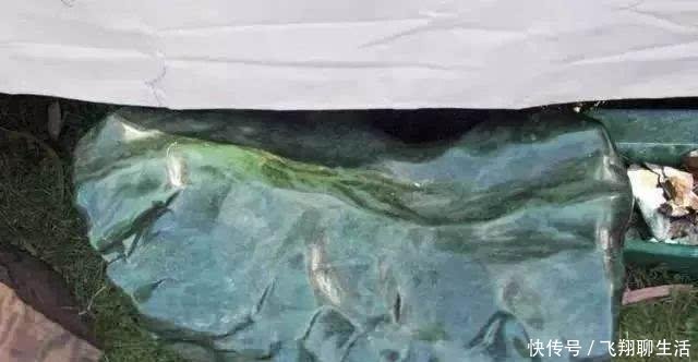  「玉石」谁说老外不玩奇石, 看看国外的石头市场是啥样!