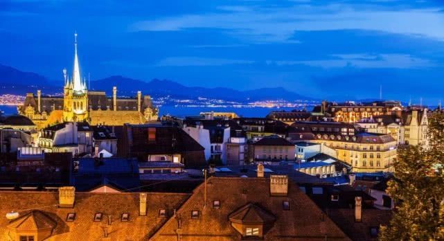 因为太美禁止拍照的国家,7块钱买湖景房,一生一定要去一次