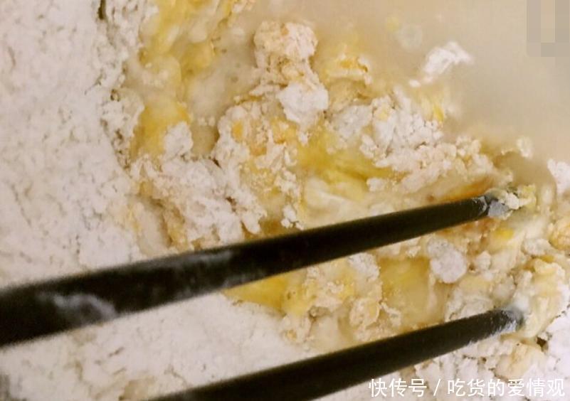 柔软■老沧口风味的炸茄盒,柔软酥脆的口感,长豆角是亮点