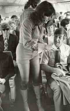 史上最“诱人”的宣传标语 空姐为此成为最直接的诱饵