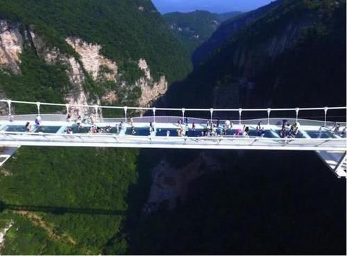 张家界大峡谷玻璃桥创下10项世界之最，已列出9项，你知道这一项