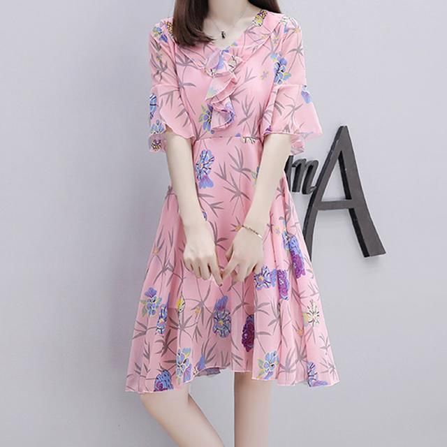 新发现一种连衣裙叫:“印花裙”，肚子有游泳圈胖女人，美到爆