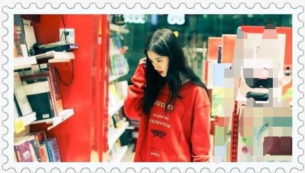 当159鞠婧祎和166杨幂同穿红色卫衣,这差距原谅我不厚道的笑了!