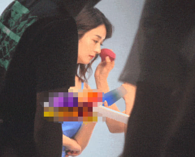 赵丽颖风波后首度开工拍新广告:轻盈腰身加平坦小腹力证没怀孕!