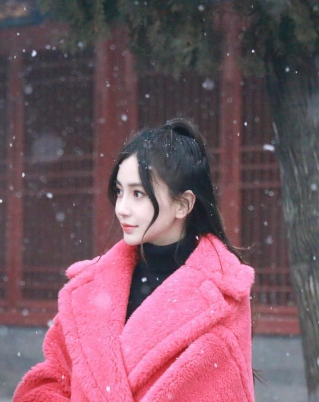 『脸上』脸上有这4个特征的女生不要留“刘海”,否则太难看,信我的准没错