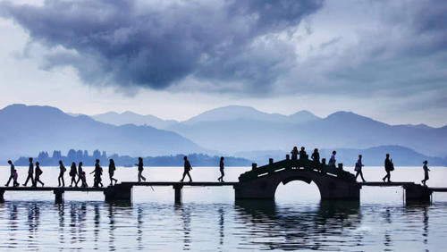 来到中国内地旅游，这4个景点是外国人眼中必去的，每一个都是历