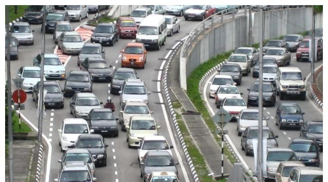  倒计时：倒计时8天，新“限行规定”将在11月1日实施，违者将扣3