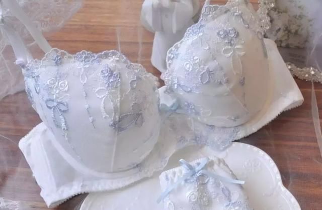 大胸平胸都能穿！终于找到这家超好看的内衣店了！