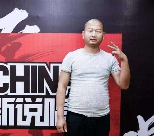  「虎牙」超级网红giao哥，与虎牙吃鸡大神难言开黑？因技术太菜只能打人机