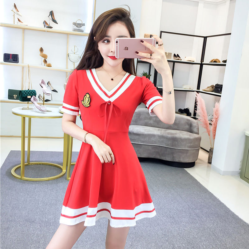 女神脱掉丝袜穿包臀裙照样迷人，看看下图，是不是很美?