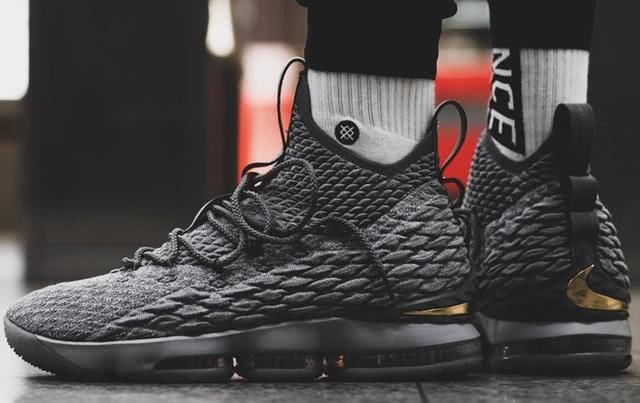  「Nike」美球鞋专家：Nike LeBron 15才是勒布朗系列中最好的球鞋