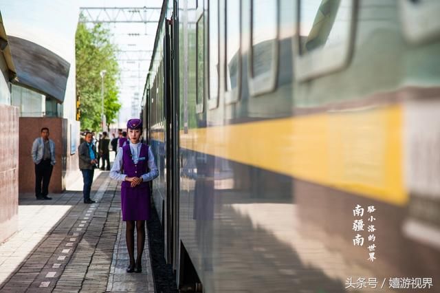 新疆有一趟绿皮“动车”，游客大加赞赏，网友：别人家的火车