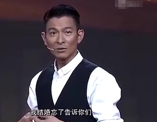 蒋劲夫公布恋情后就被黑粉吐槽，那么漂亮的女友居然被人说像凤姐