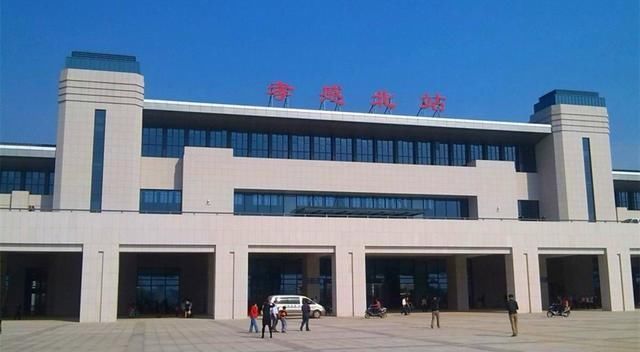 中国最“失败”火车站：一个距市区2小时车程，另一个旅客却很少