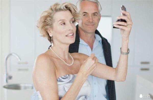 男生明明喜欢化妆的女生，却口口声声说素颜最美？终于知道原因了