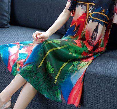 我确实是70后,但从来没人叫大妈,常穿高雅裙搭凉鞋,洋气减龄