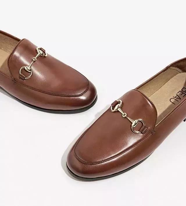 这双鞋流行了近百年，经典就是永不过时