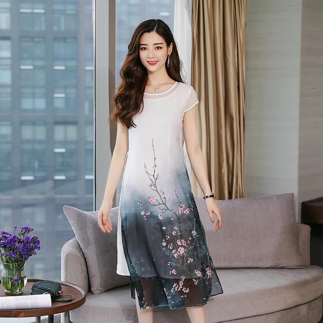 40岁的女人别总往美容院跑，这杭州“真丝连衣裙”比保养还显嫩