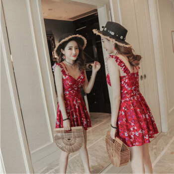 去海边度假，败家老婆穿这样的“魅惑泳衣”，不是很6但是很迷人