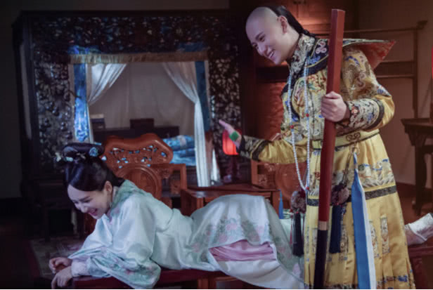 杨紫秦俊杰分手另有隐情，粉丝爆料，发现了男方手机里的私密视频