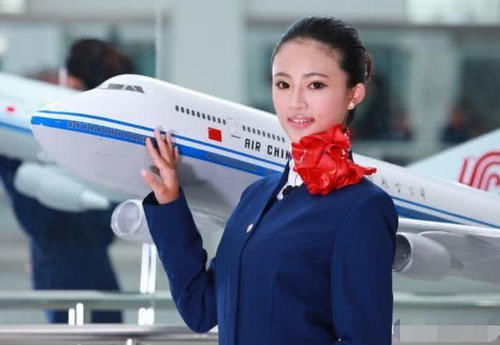 坐飞机不得不知道的福利，很多人不知道，你不开口空姐不会帮你