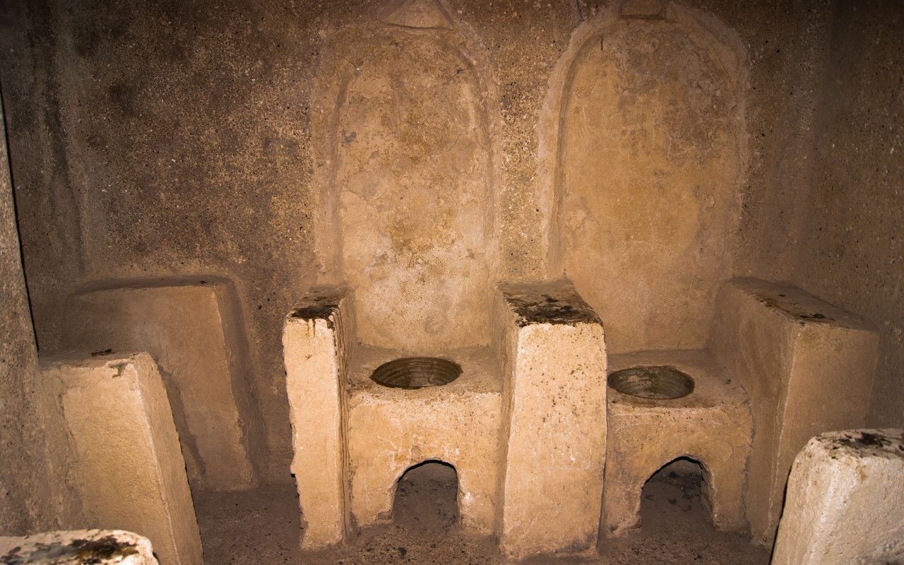 盘点世界上最稀奇的厕所，第四个真不敢体验，第六个请问怎么使用