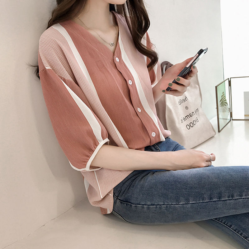 女神不一定要长得多好看,穿这些衬衫,真的美翻整个秋季