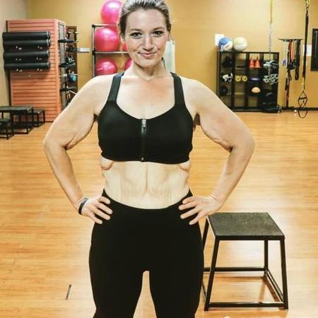 胖妞2年瘦300斤，网友赞她变女神，她却展示老太太一样的身体