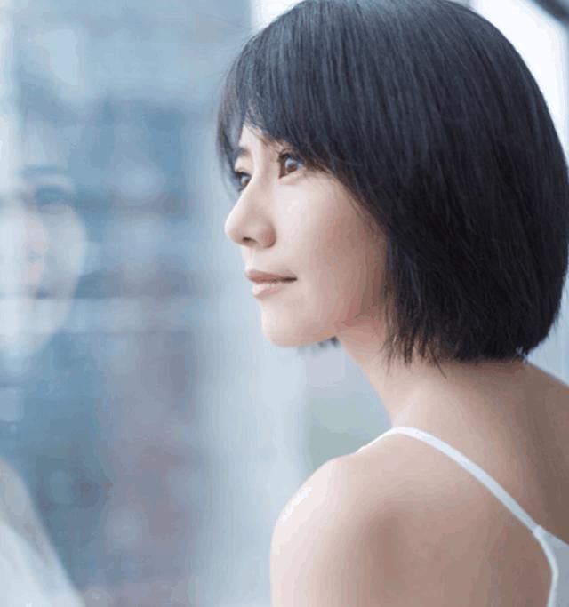 美哭！女神高圆圆剪短发好似回到18岁时模样