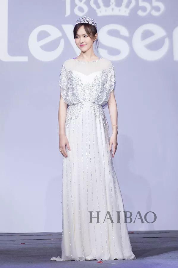 纳尼| 唐嫣快要嫁给罗晋了?就连衣品也变更高级了!