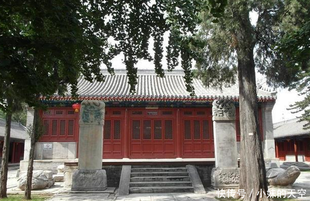 中国最“怪”寺庙 500年来从没开过门 不受香火却屹立不倒！